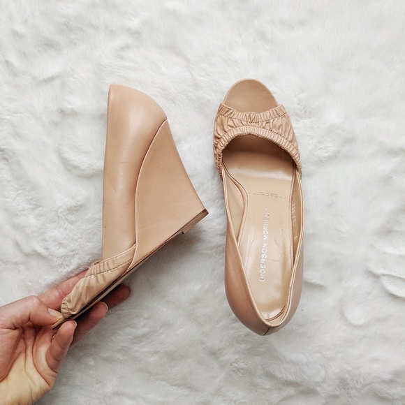 Sigerson Morrison NWT Leather Nude Wedge Heels - Picture 8 of 15